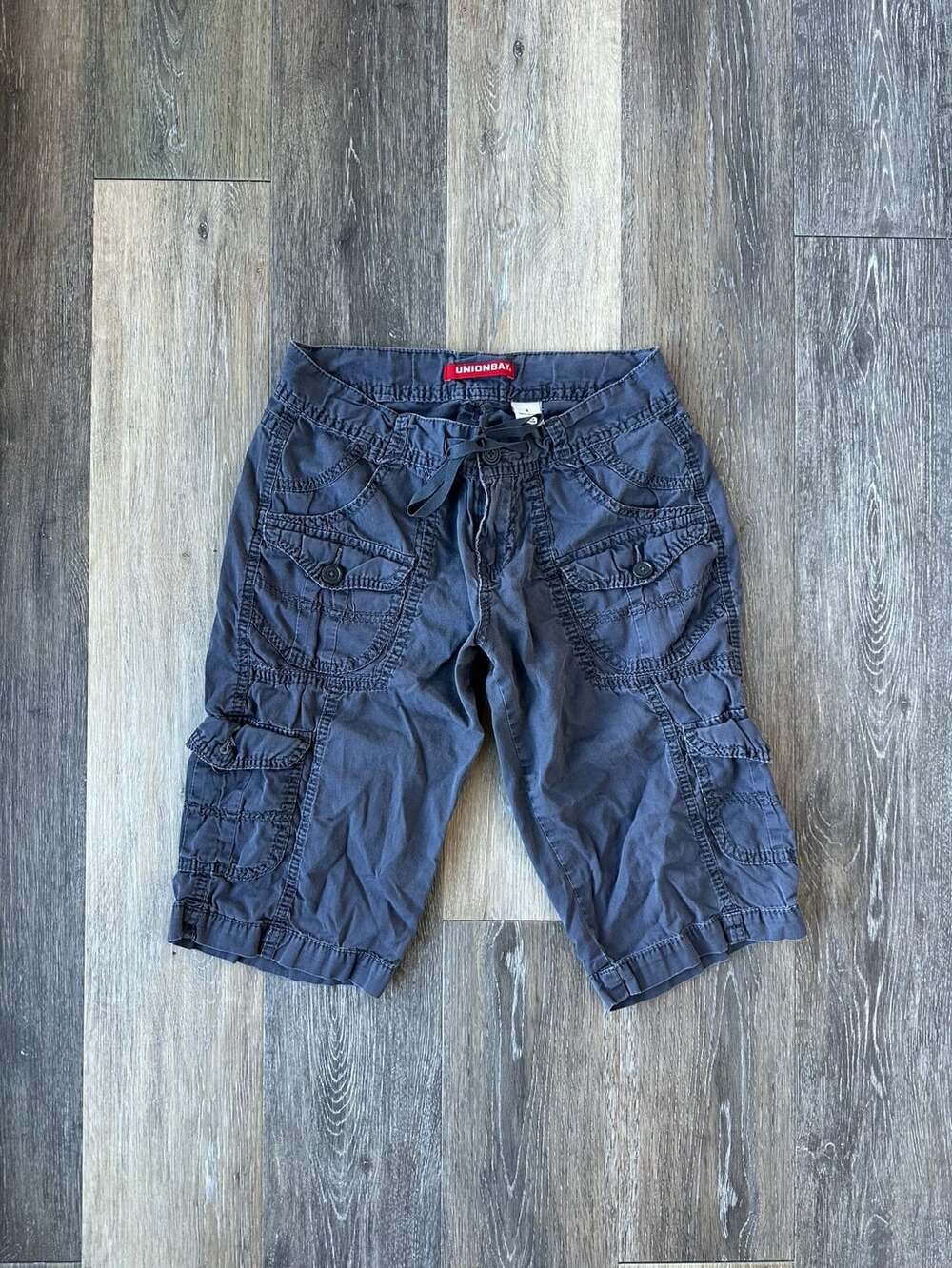 Vintage Y2K Unionbay Low Rise Cargo Shorts Size 3 Waist 28"